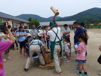 餅つきの説明