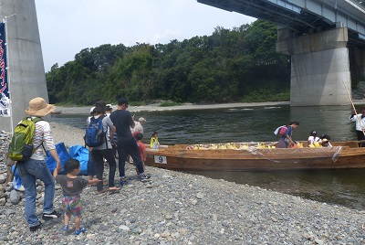 さあ川下りを楽しもう