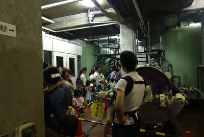 工場見学ツアー